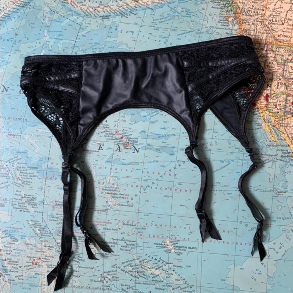 Black garter